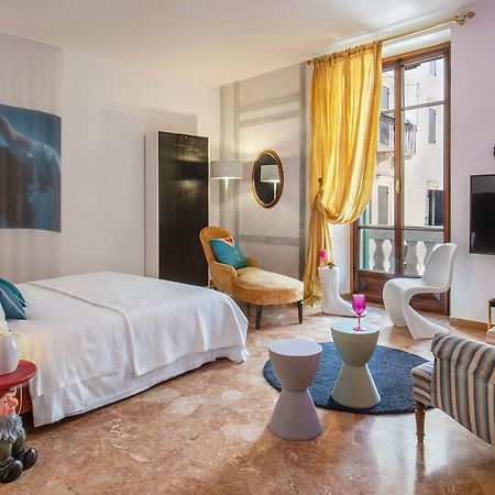 Billie'S Flat Red - Art & Design Apt In Verona Historic Centre ภายนอก รูปภาพ