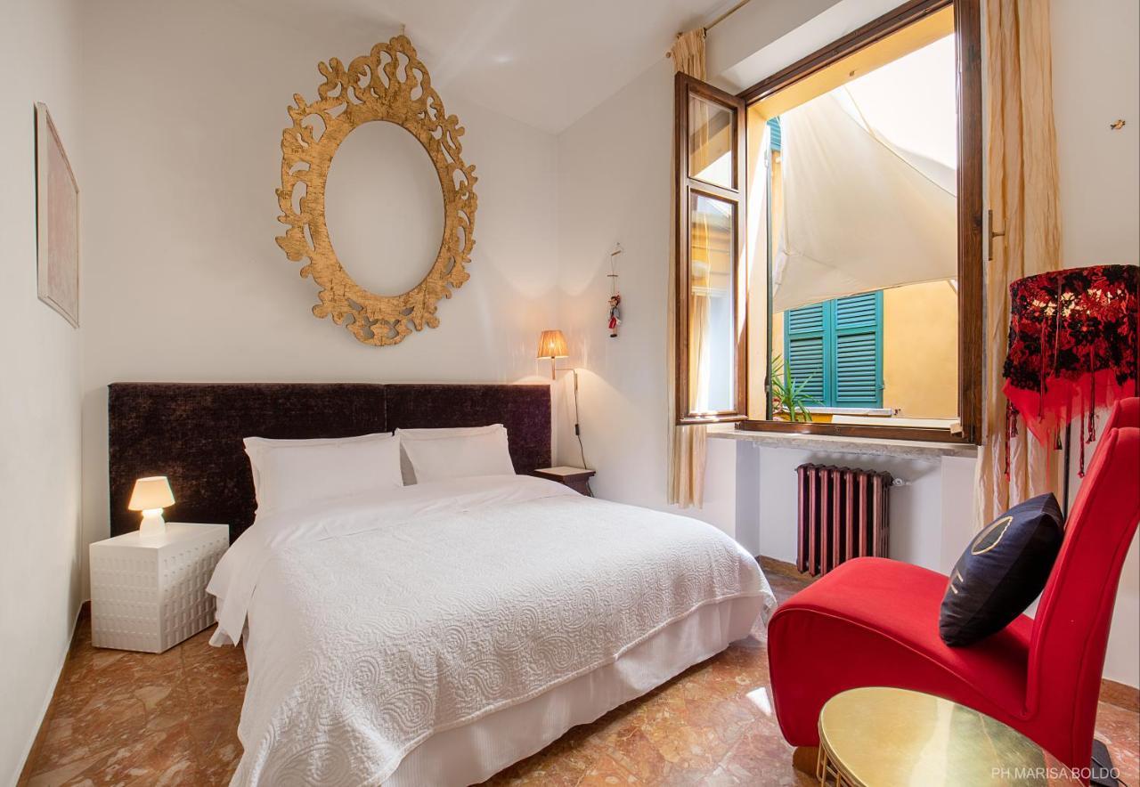 Billie'S Flat Red - Art & Design Apt In Verona Historic Centre ภายนอก รูปภาพ
