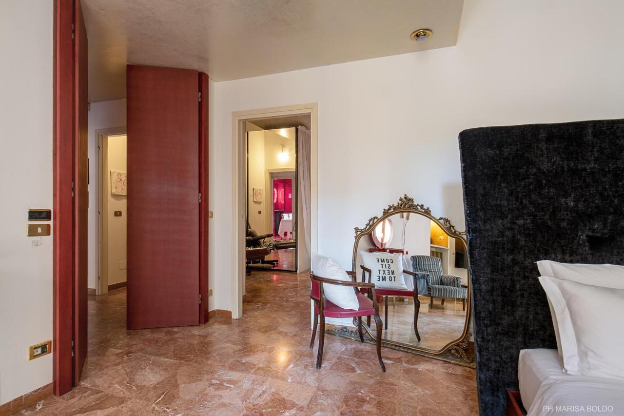 Billie'S Flat Red - Art & Design Apt In Verona Historic Centre ภายนอก รูปภาพ