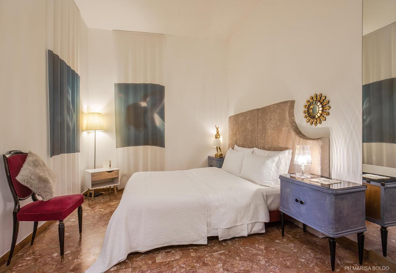 Billie'S Flat Red - Art & Design Apt In Verona Historic Centre ภายนอก รูปภาพ