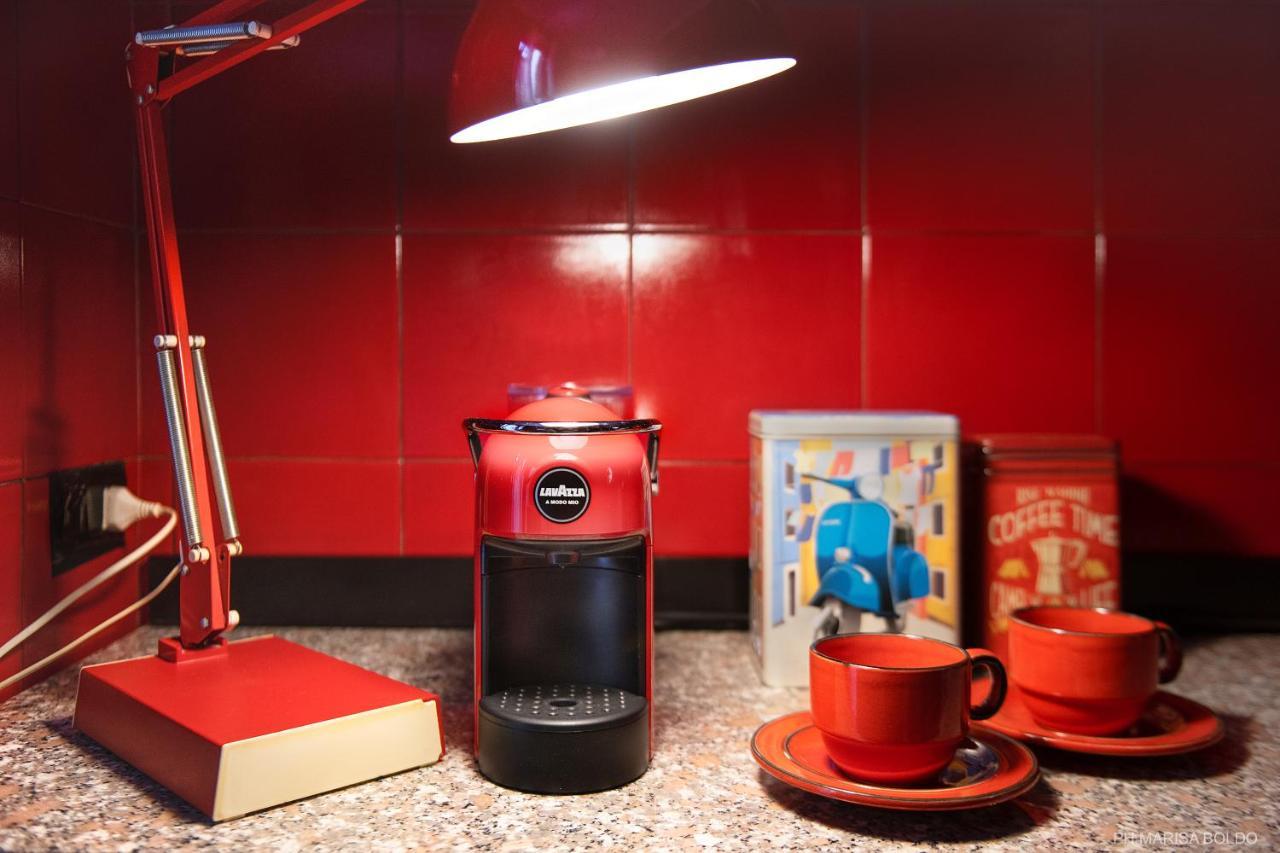 Billie'S Flat Red - Art & Design Apt In Verona Historic Centre ภายนอก รูปภาพ