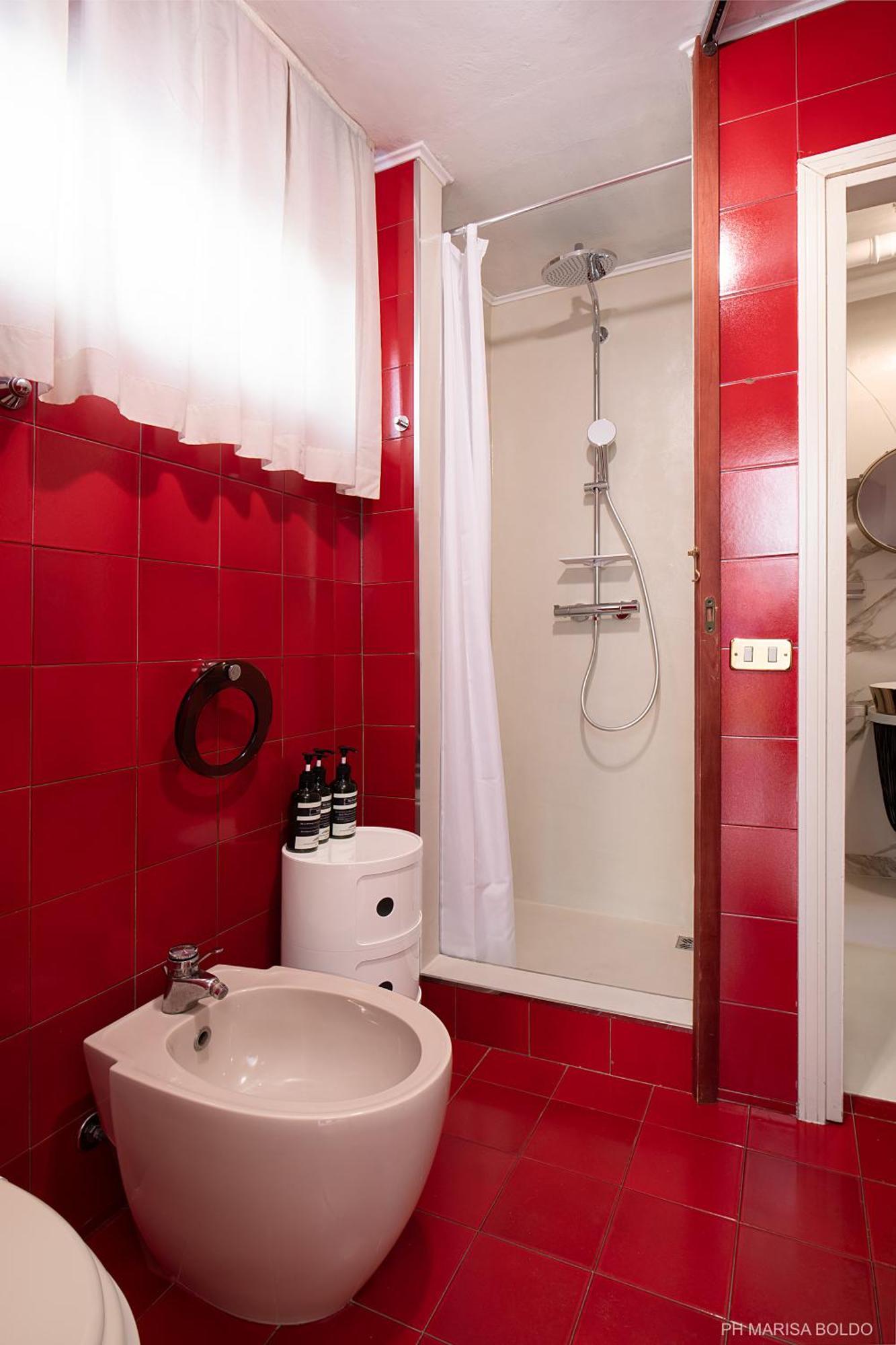 Billie'S Flat Red - Art & Design Apt In Verona Historic Centre ภายนอก รูปภาพ