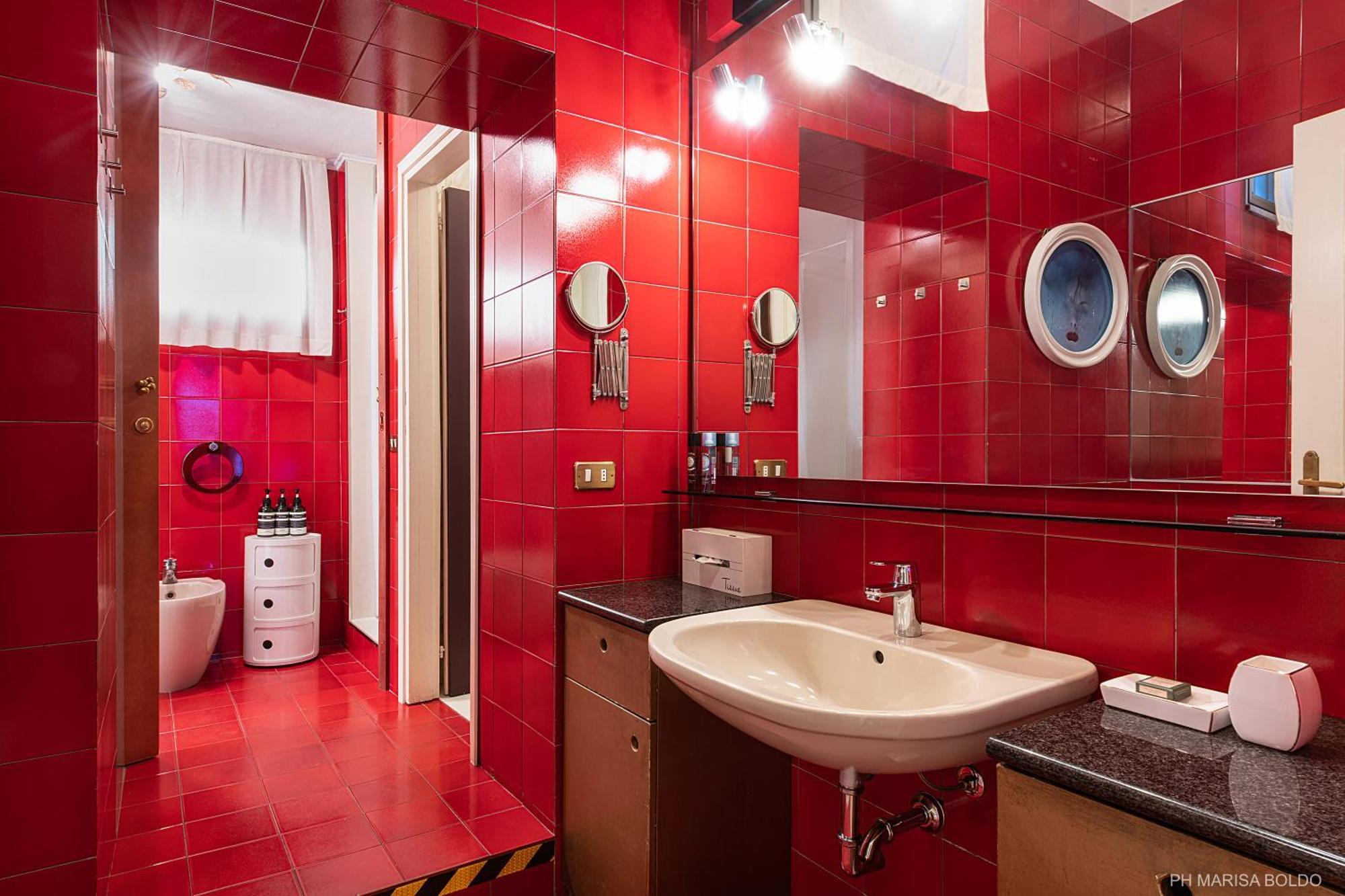 Billie'S Flat Red - Art & Design Apt In Verona Historic Centre ภายนอก รูปภาพ