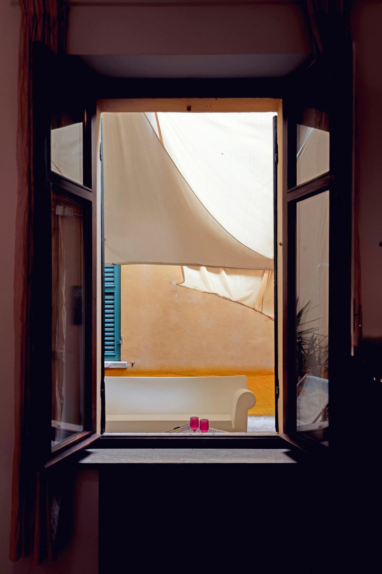 Billie'S Flat Red - Art & Design Apt In Verona Historic Centre ภายนอก รูปภาพ