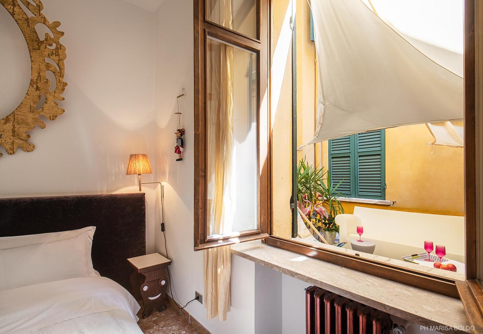Billie'S Flat Red - Art & Design Apt In Verona Historic Centre ภายนอก รูปภาพ
